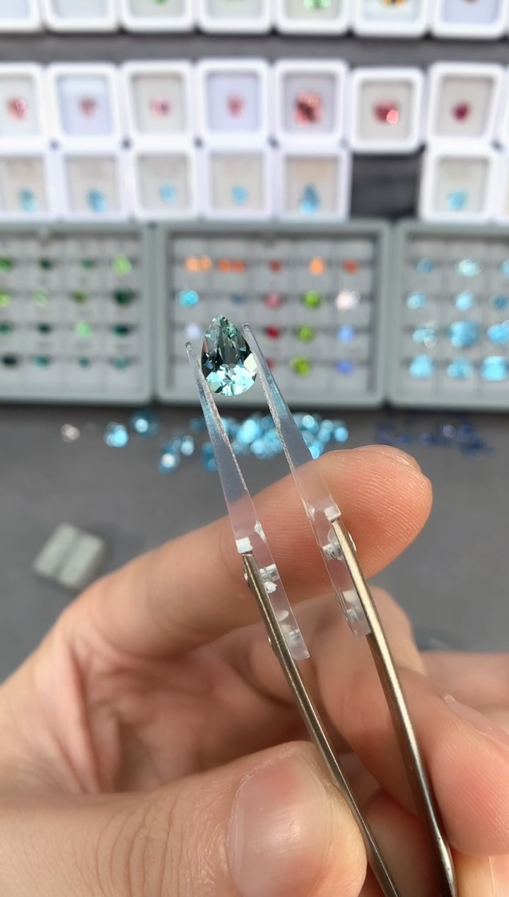 【闪购商品】定制海蓝宝石裸石未镶嵌1.21ct