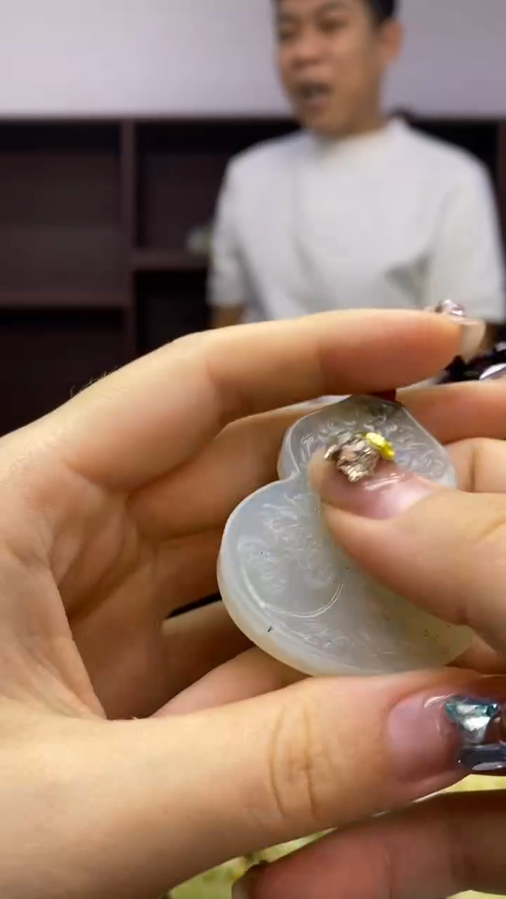 未镶嵌岫玉挂件   