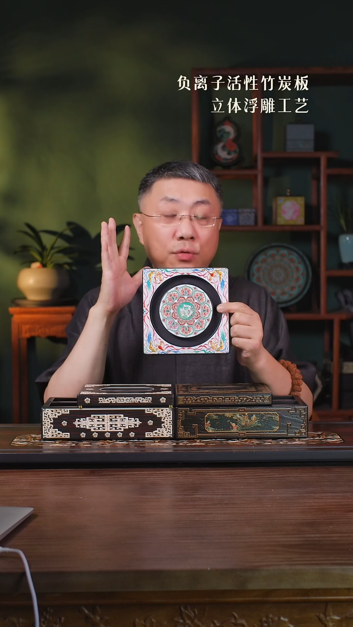 壹藏贰宝三兔共耳签名款壶承