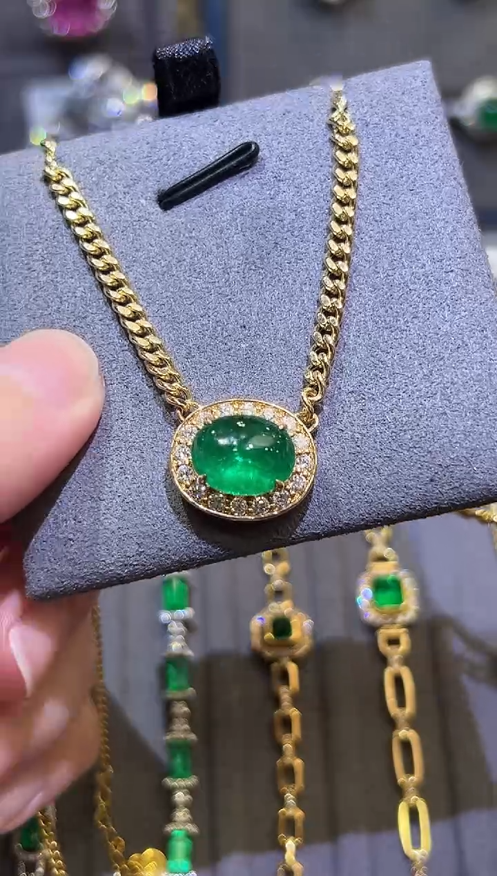 【闪购商品】祖母绿项链18K金镶嵌3.57ct