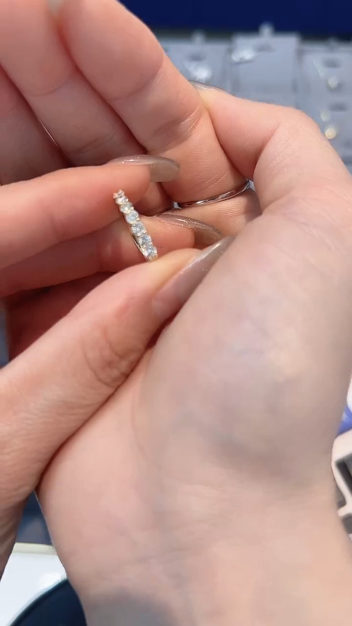 【闪购商品】钻石戒指/指环18K金镶嵌戒指