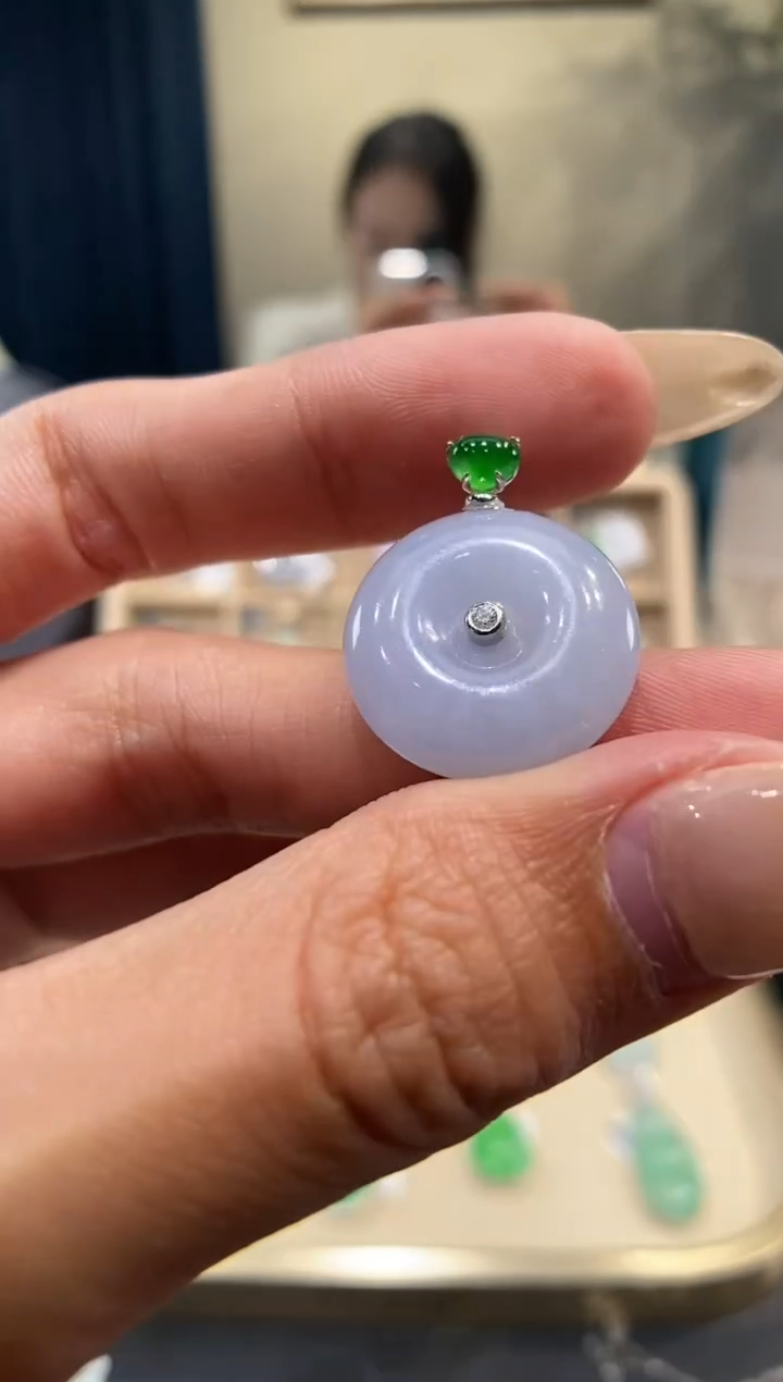 【闪购商品】翡翠吊坠(不含链)18K金镶嵌平安扣