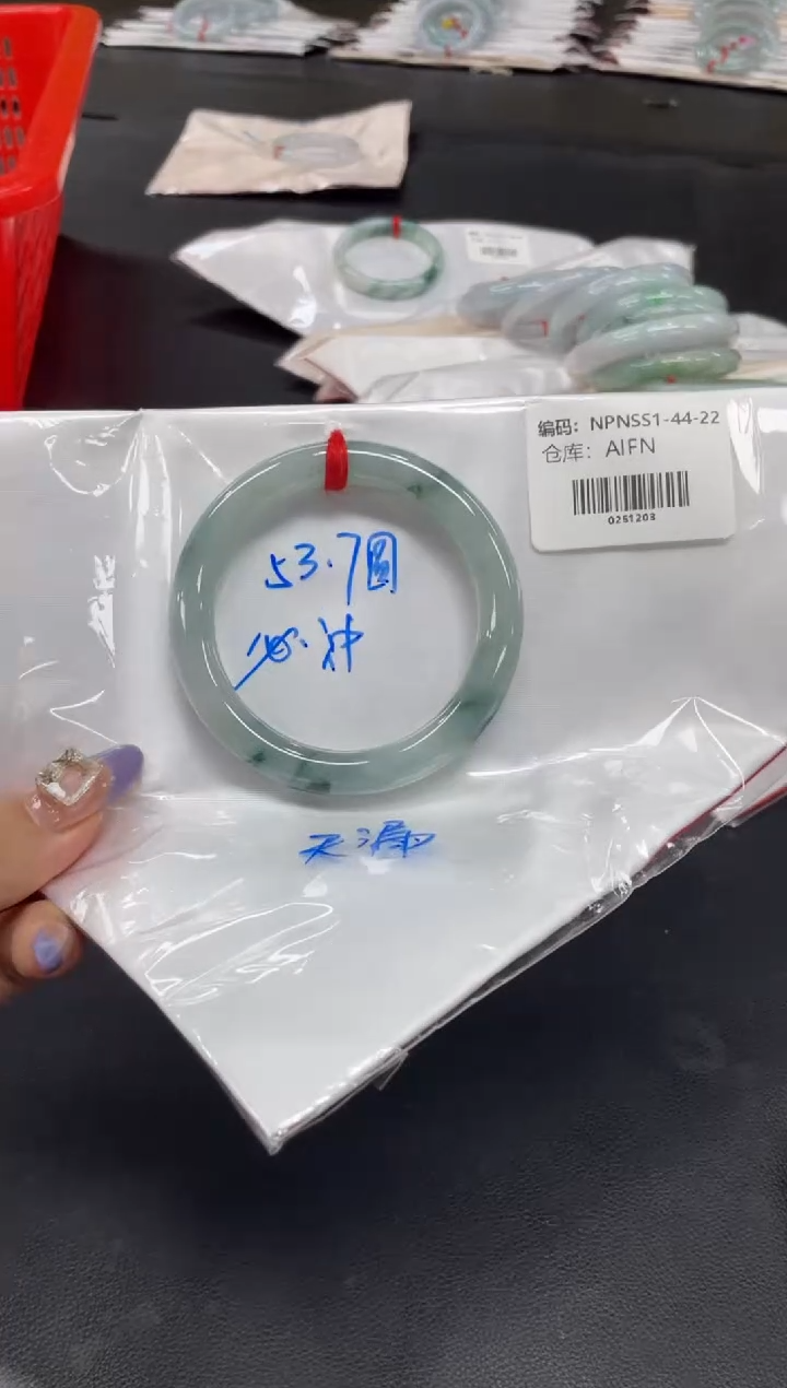 未镶嵌手镯翡翠翡翠手镯