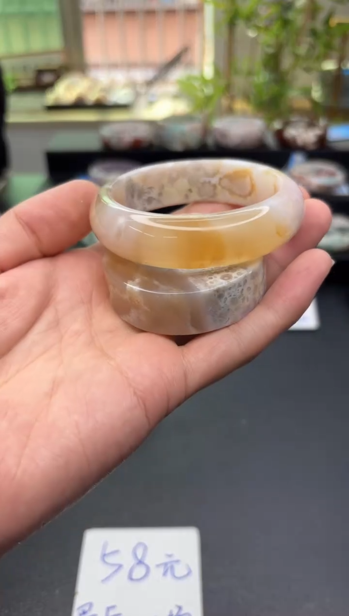 【闪购商品】石英质玉手镯未镶嵌C395(58圈赠送镯心)