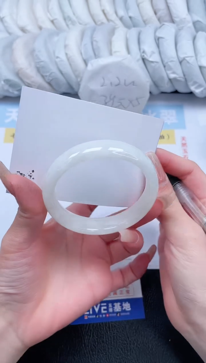 【闪购商品】和田玉手镯未镶嵌T57-56.3