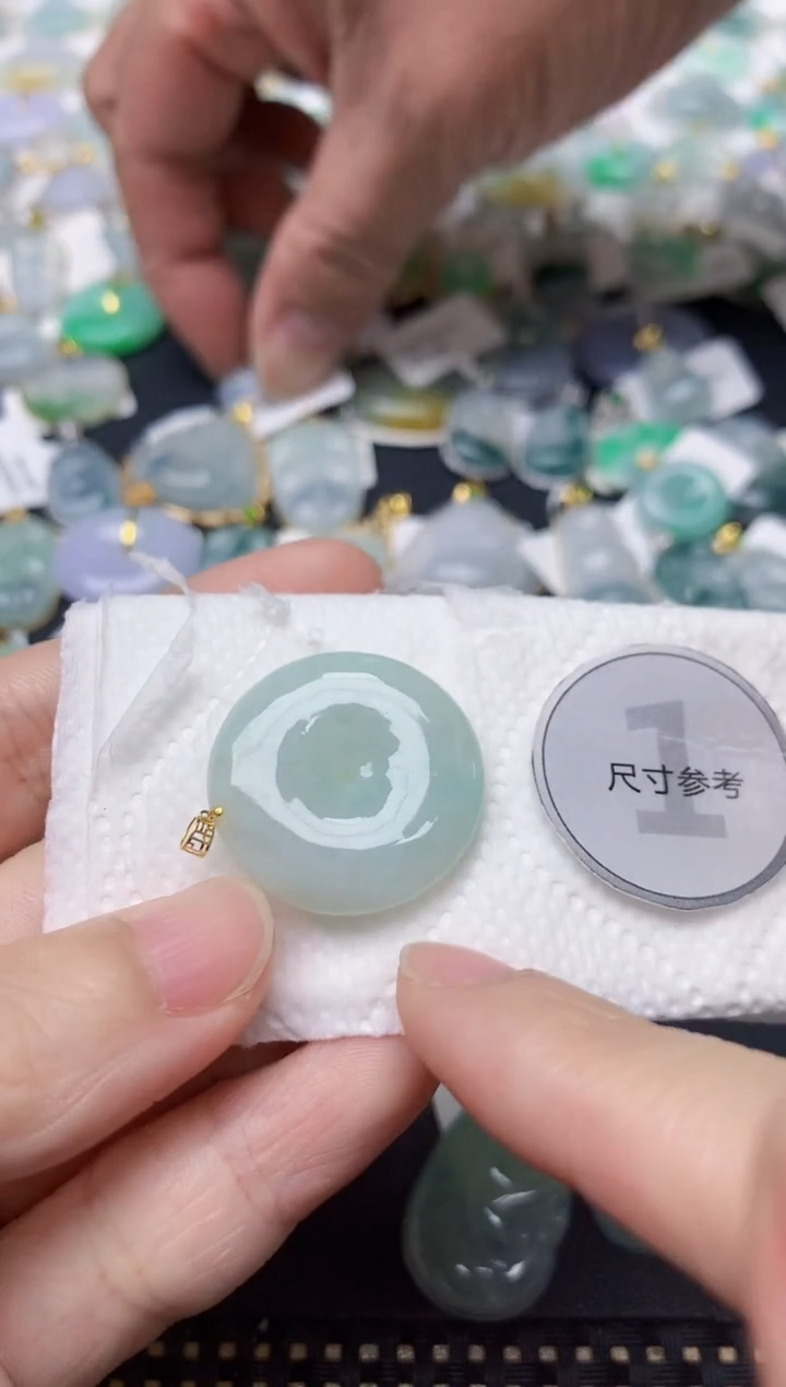 颈饰18K金镶嵌翡翠天然缅甸A货翡翠