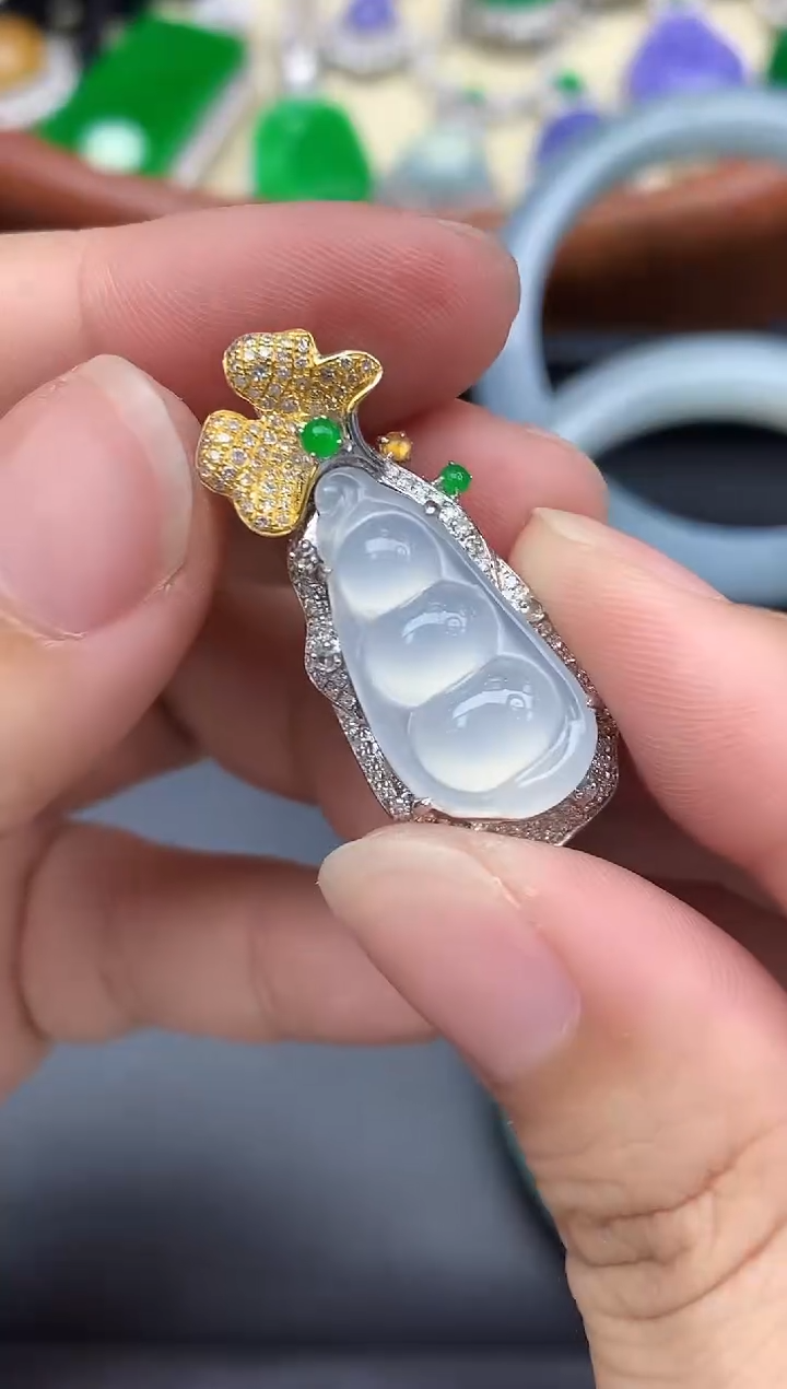 颈饰18K金镶嵌翡翠684-中国好珍宝