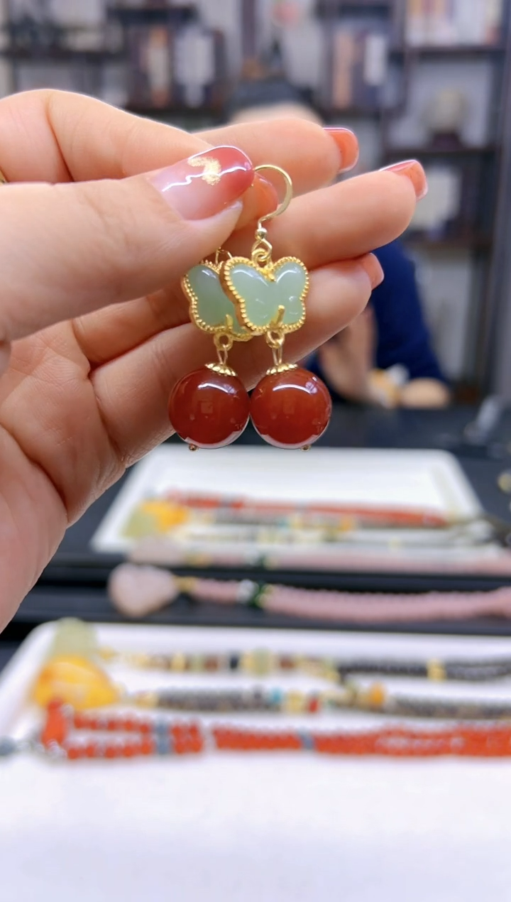 【闪购商品】玛瑙/玉髓耳坠14K金镶嵌E540