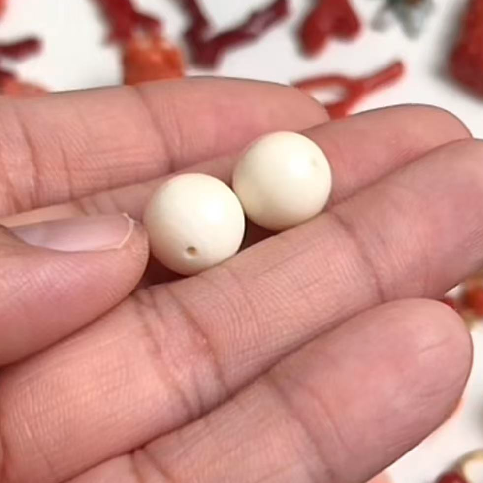 珊瑚圆珠2颗-扩孔1.5