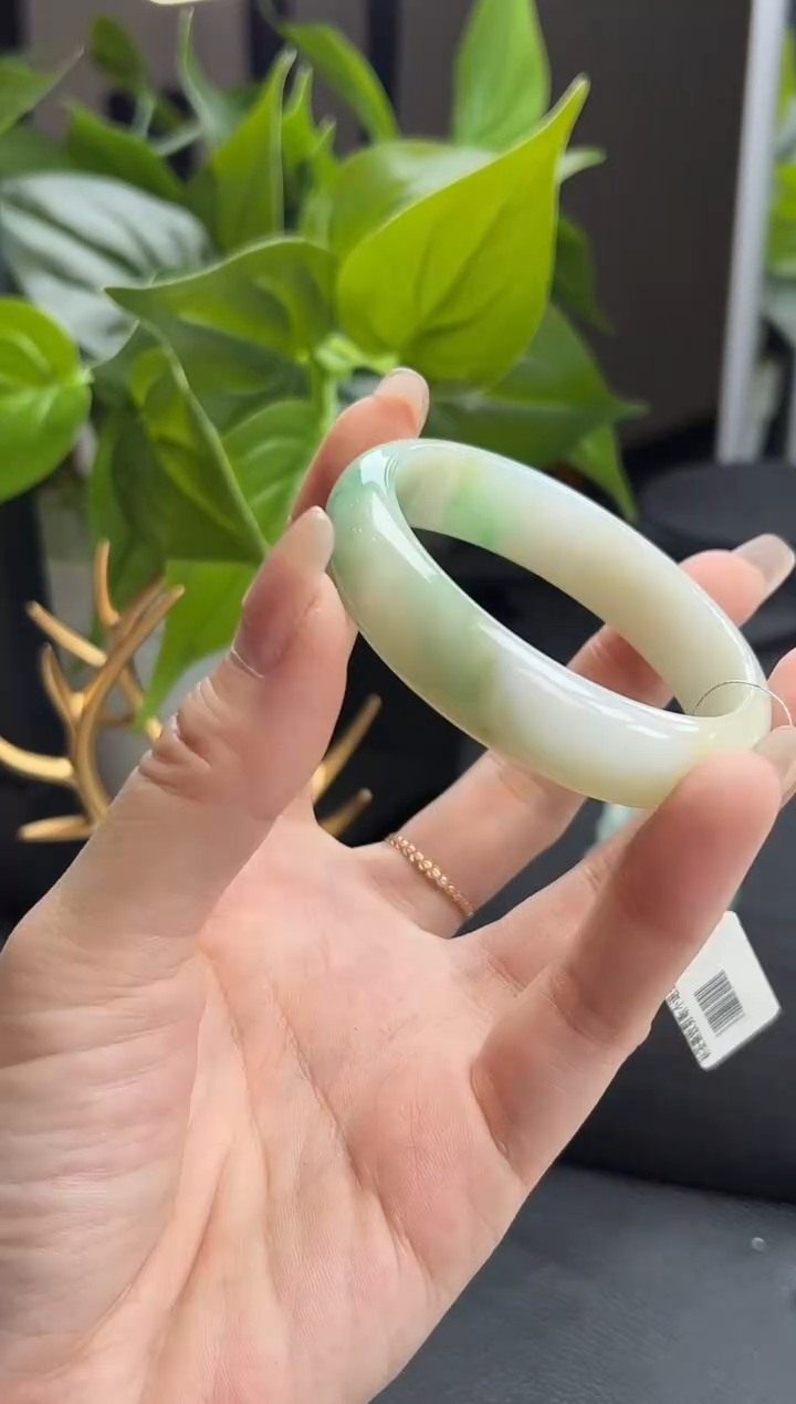 【闪购商品】翡翠手镯未镶嵌手镯  52圈口