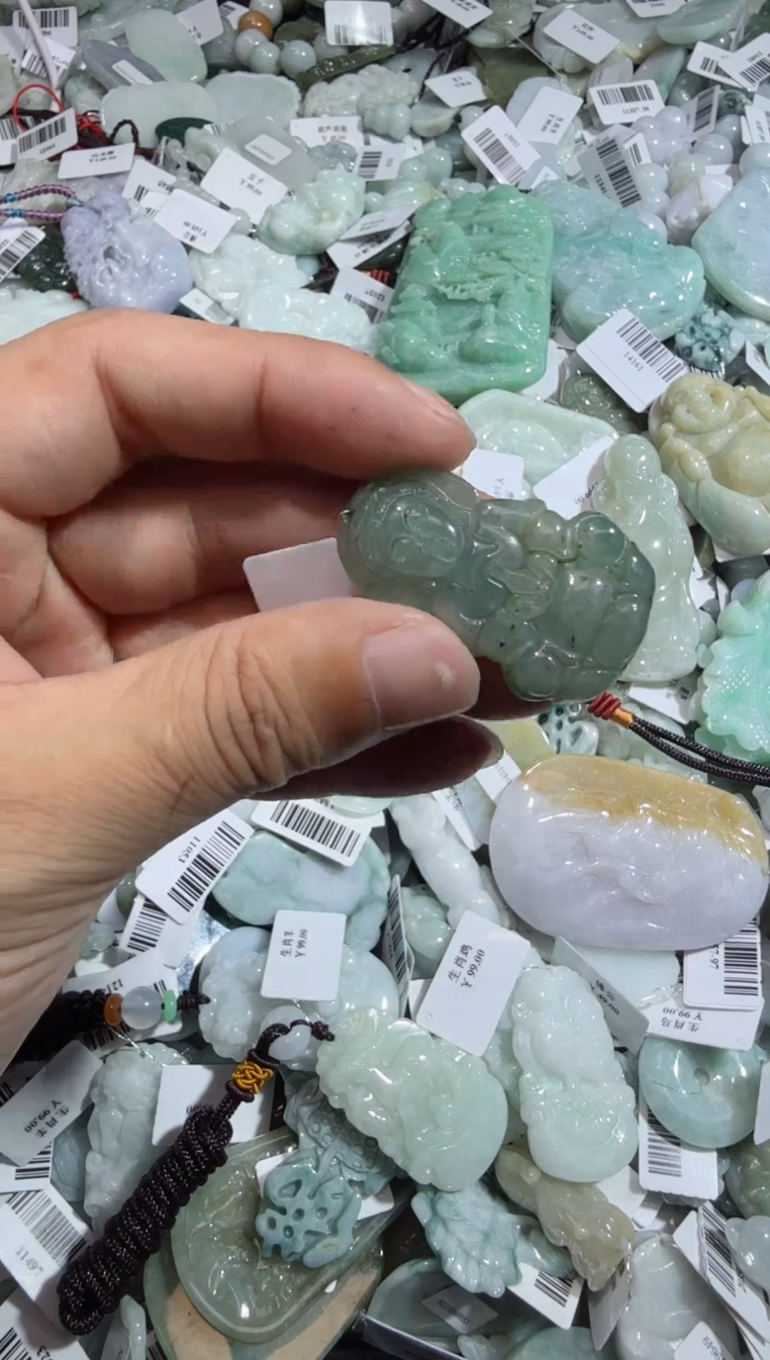 【闪购商品】翡翠颈饰未镶嵌00016039