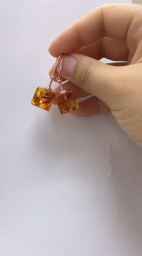 【闪购商品】琥珀裸石银S925镶嵌花珀耳坠