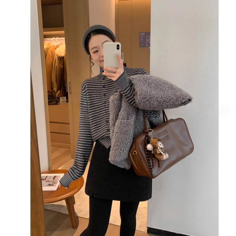 韩系条纹侧排扣高级感百搭针织衫条纹打底内搭秋冬新款一排扣上衣