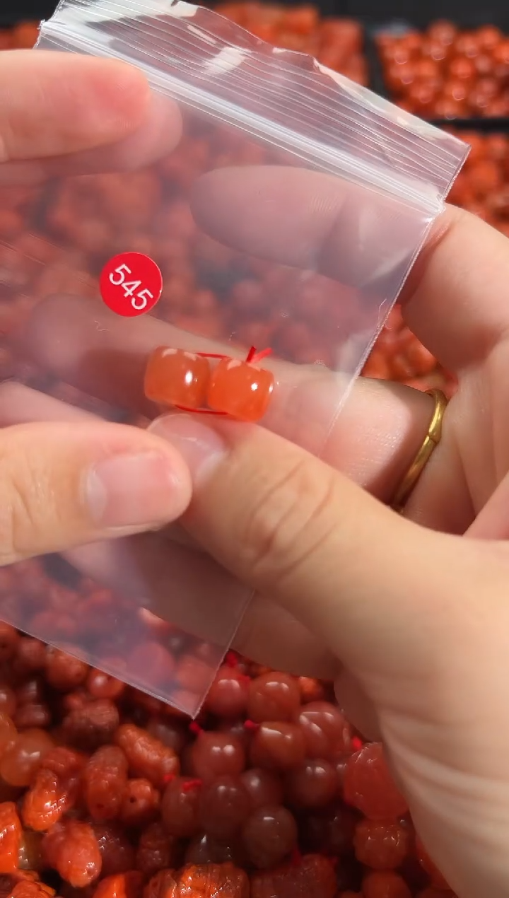 颈饰未镶嵌南红玛瑙1