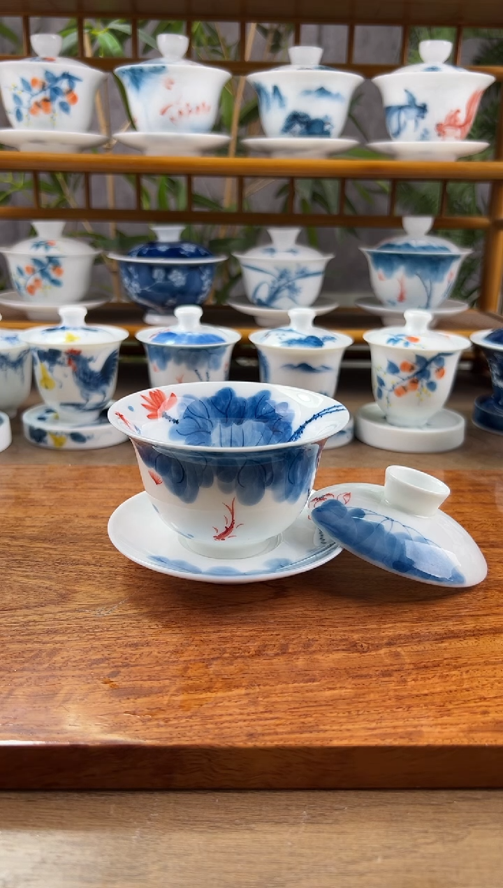 【闪购商品】微瑕线条莲150ml內绘盖碗