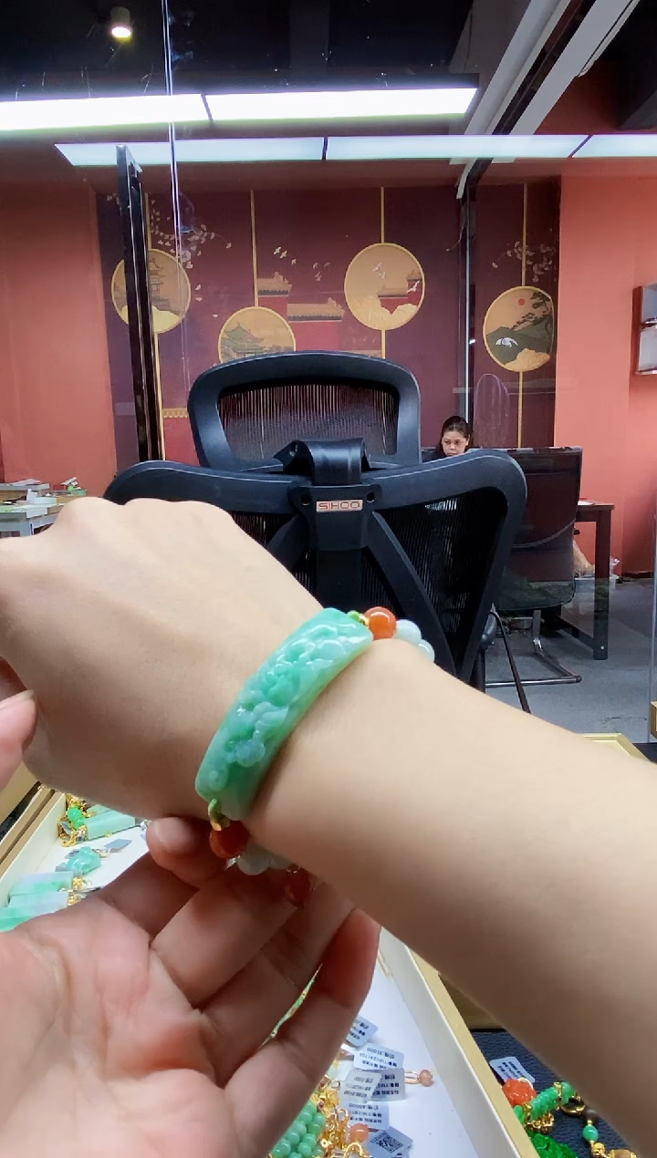 颈饰未镶嵌翡翠手牌