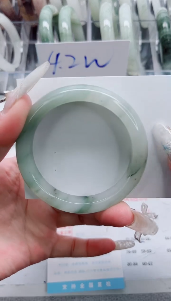 【闪购商品】石英质玉手镯未镶嵌A150-54.9