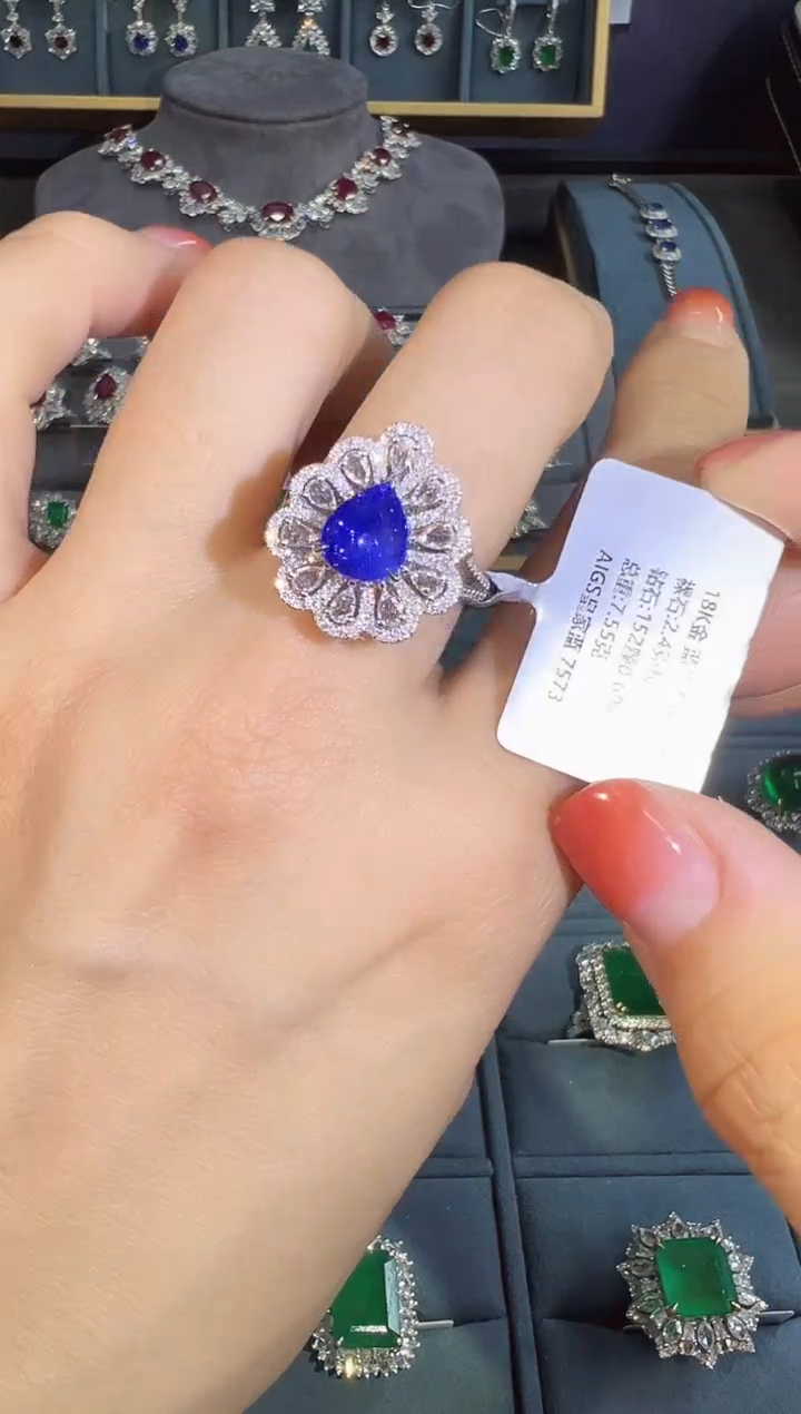 【闪购商品】蓝宝石戒指18K金镶嵌戒指