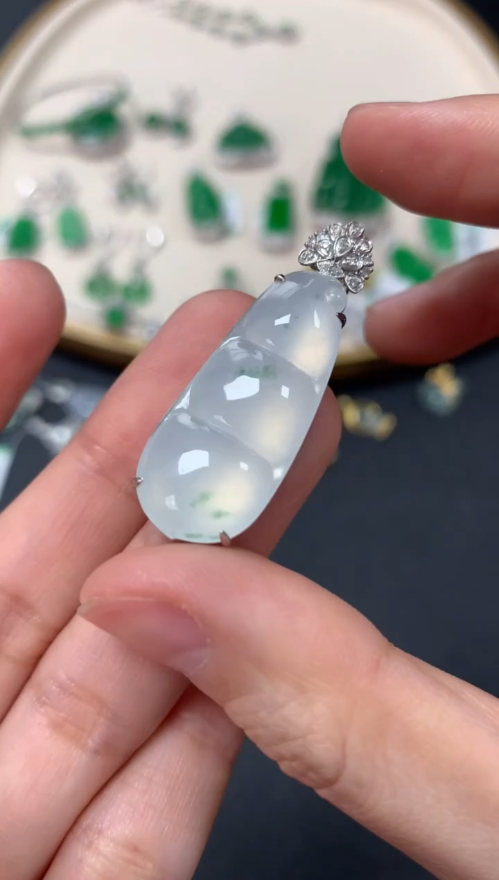 【闪购商品】翡翠吊坠(不含链)18K金镶嵌8800