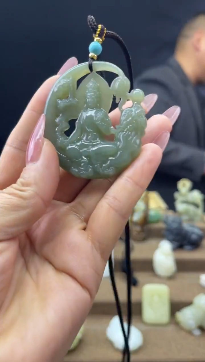 颈饰未镶嵌和田玉1