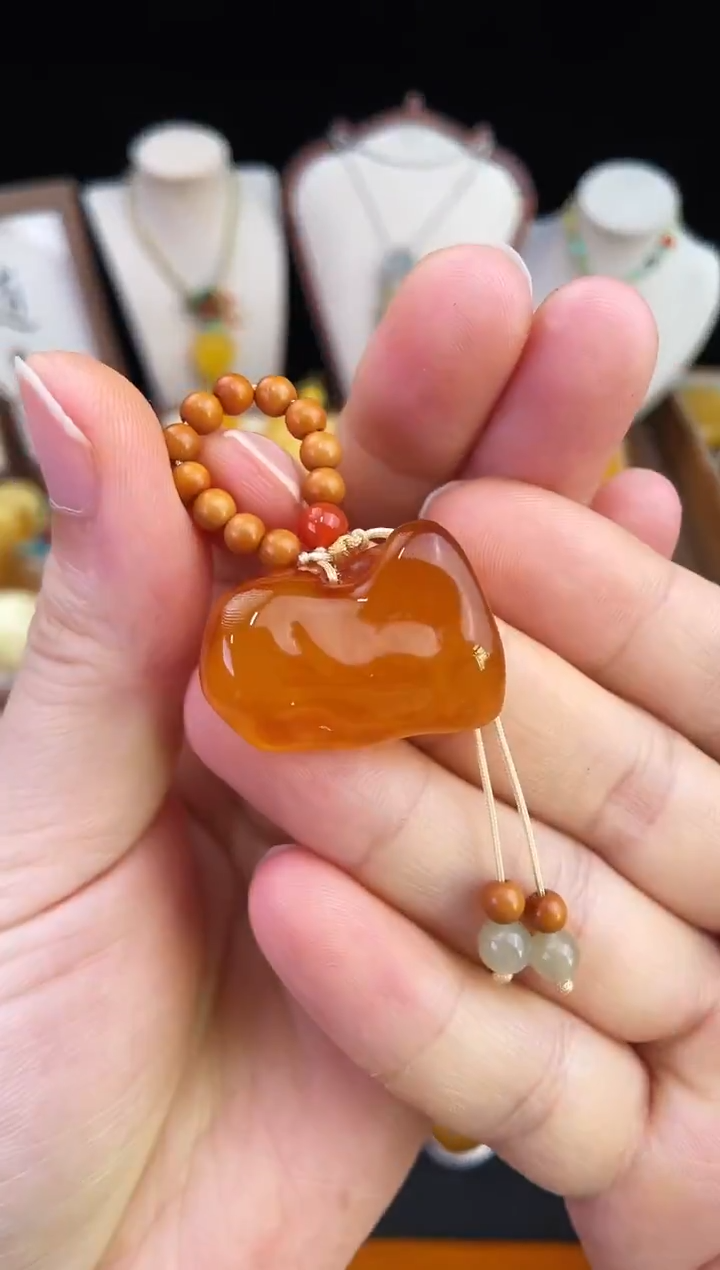 琥珀未镶嵌珠宝奇石柒月