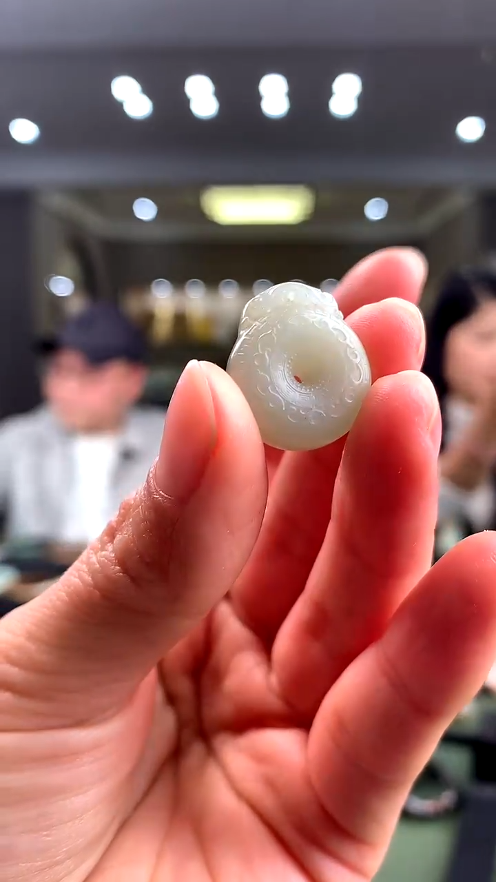 颈饰未镶嵌和田玉挂件