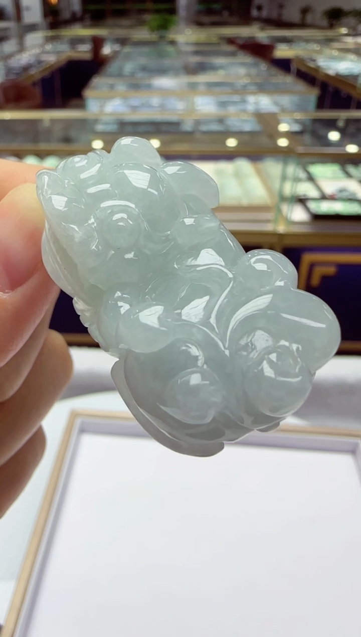 颈饰未镶嵌翡翠貔貅