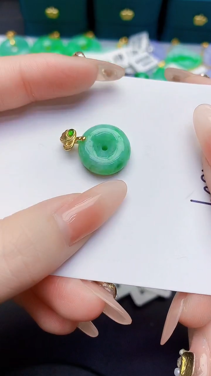 颈饰未镶嵌翡翠缅甸天然翡翠A货