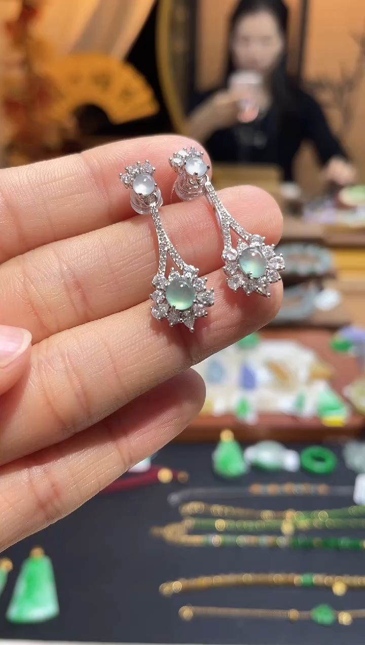 颈饰未镶嵌翡翠耳钉