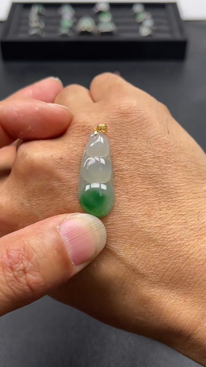 【闪购商品】翡翠颈饰18K金镶嵌吊坠