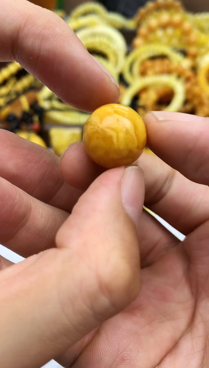 裸石琥珀未镶嵌单珠