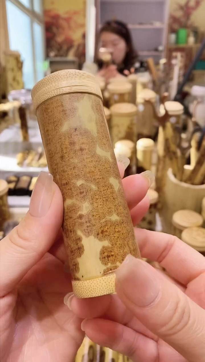 【闪购商品】湘妃竹精品小虫罐一个