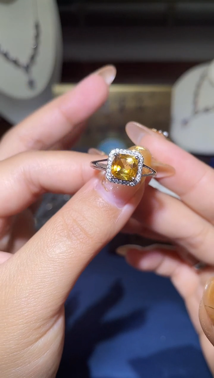 【闪购商品】黄晶戒指银S925镶嵌1111