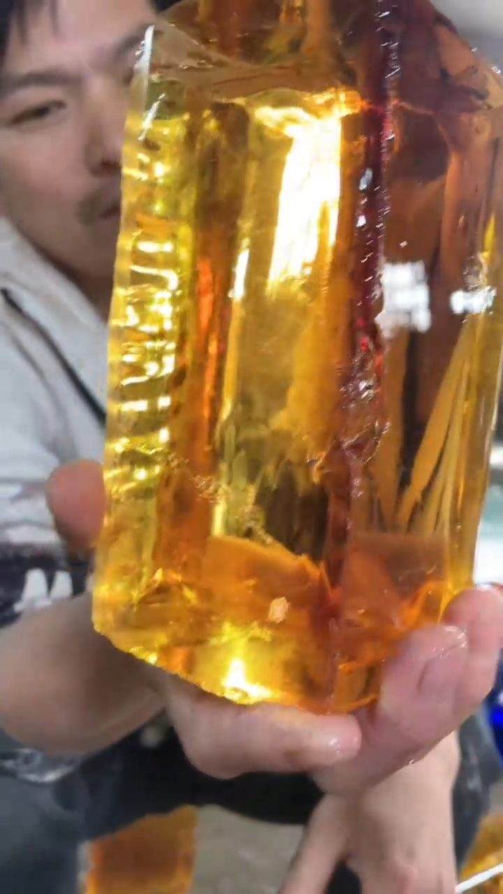 新疆五彩石原石摆件