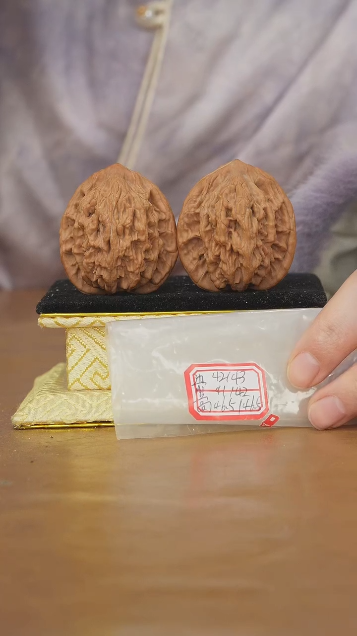 把件文玩核桃麦穗虎头