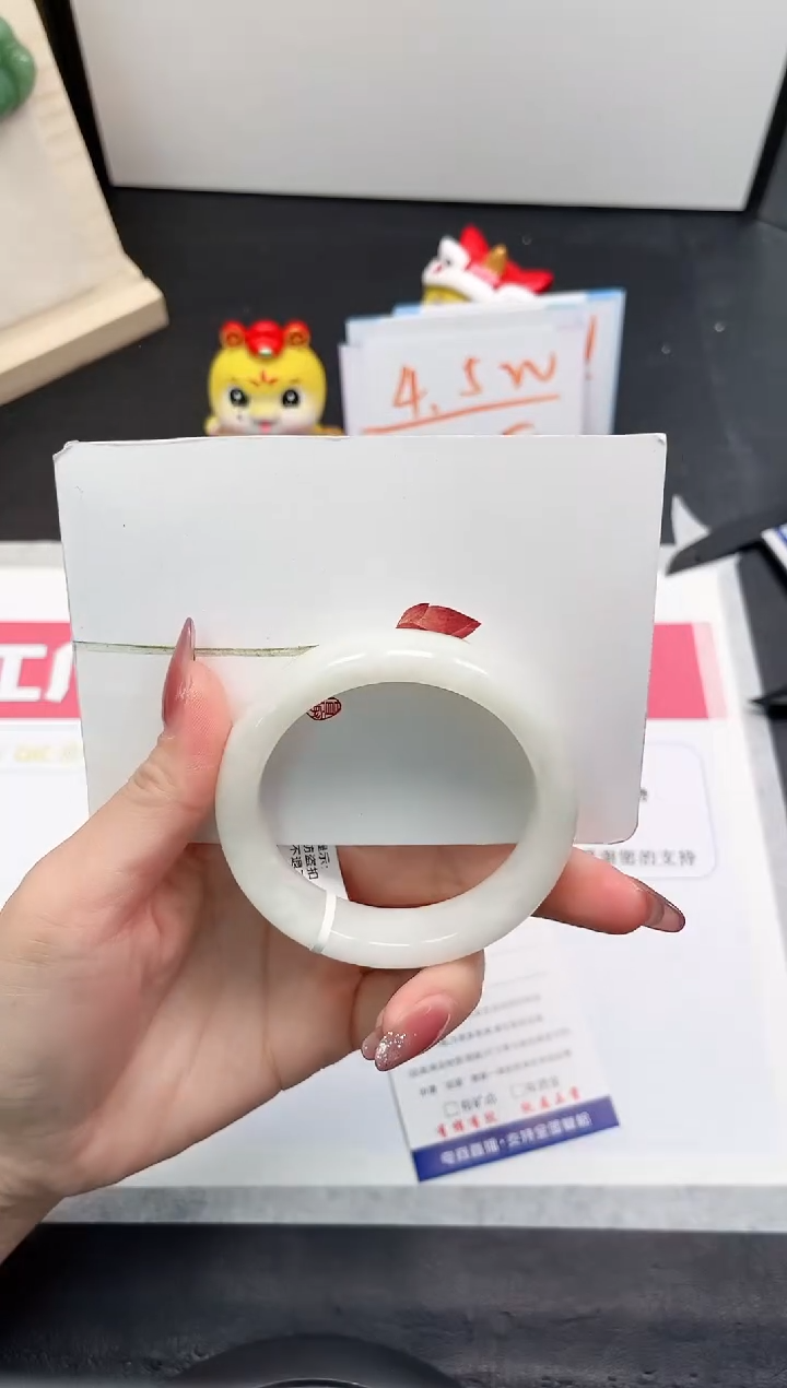 【闪购商品】和田玉手镯未镶嵌391-54.7