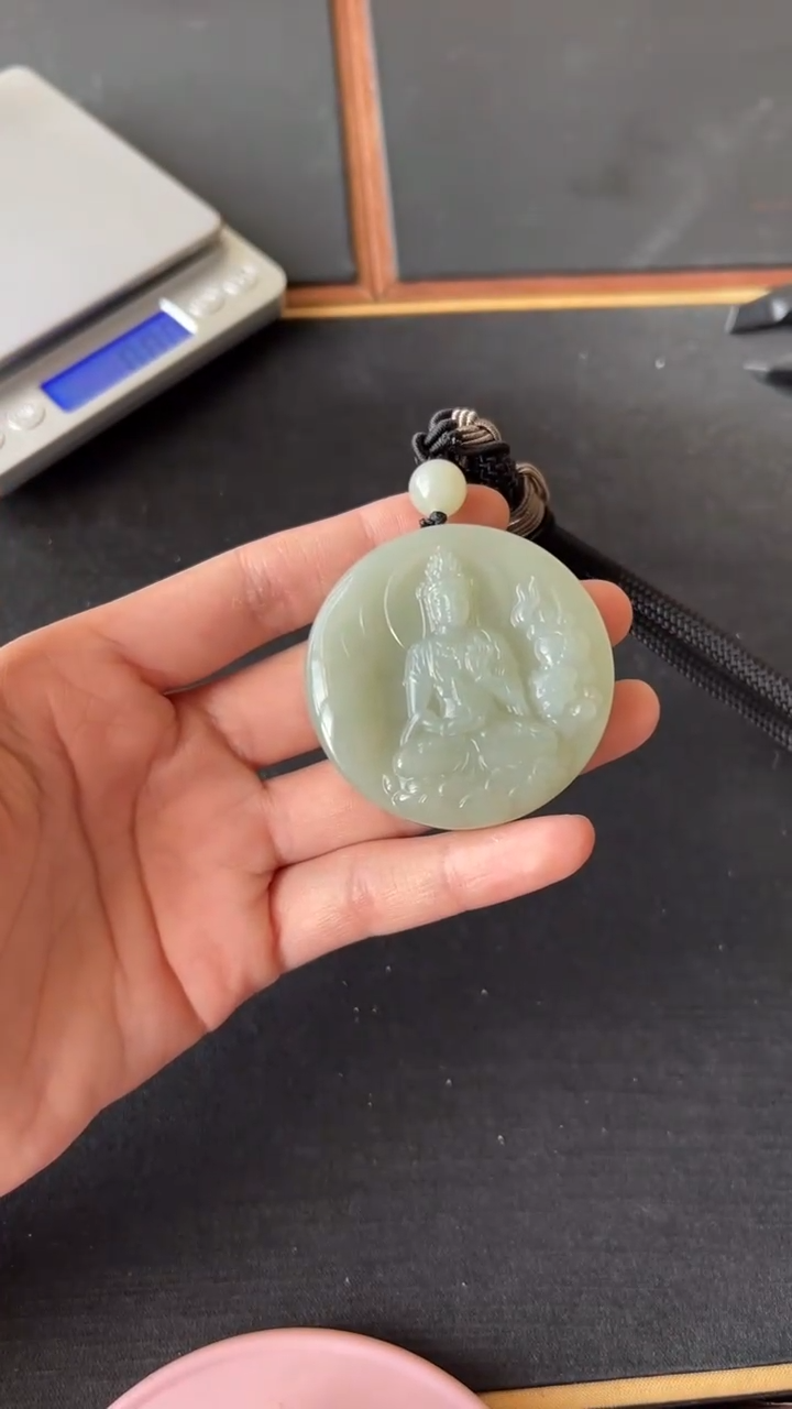 【闪购商品】和田玉把件未镶嵌且末微色差近矿