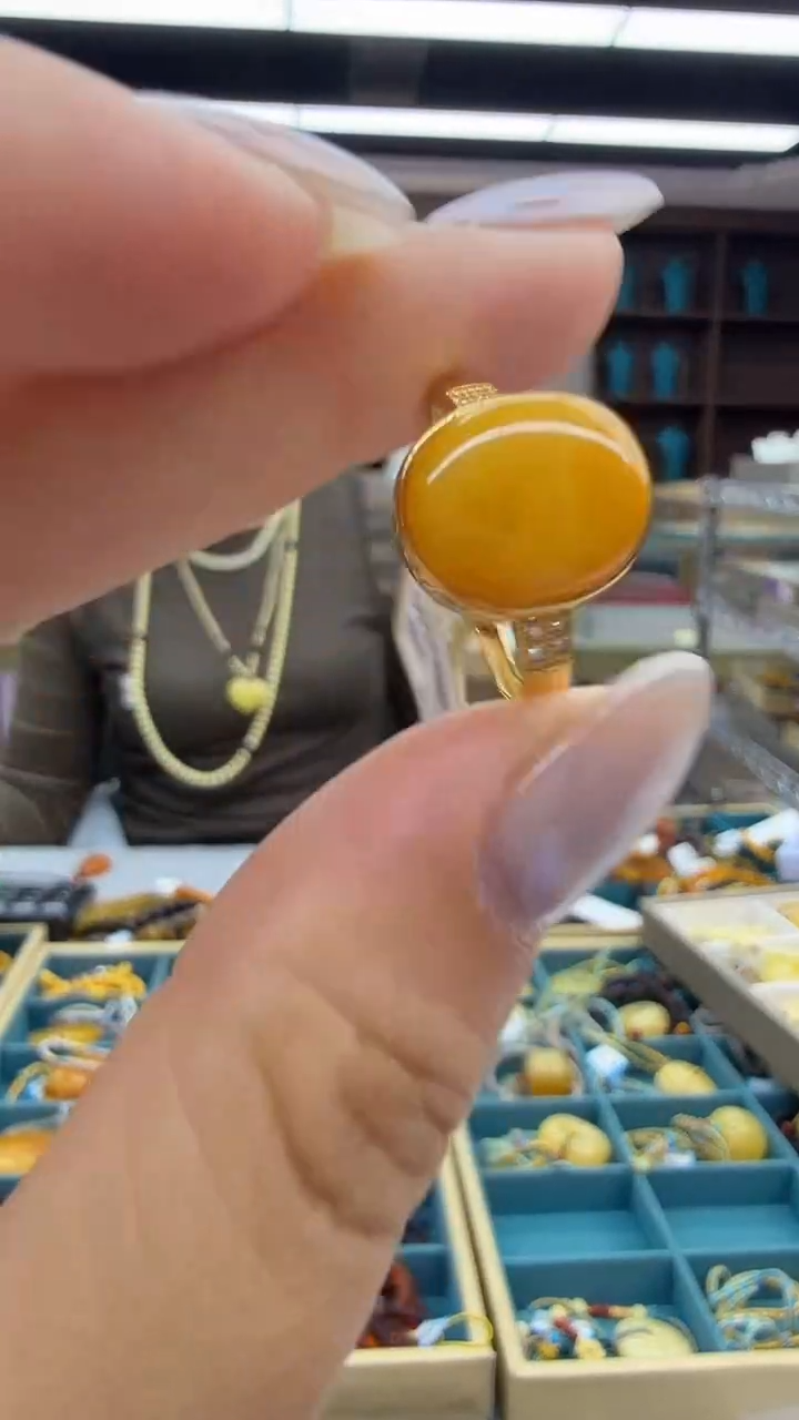 未镶嵌琥珀戒指51秒拍号 假一罚三 