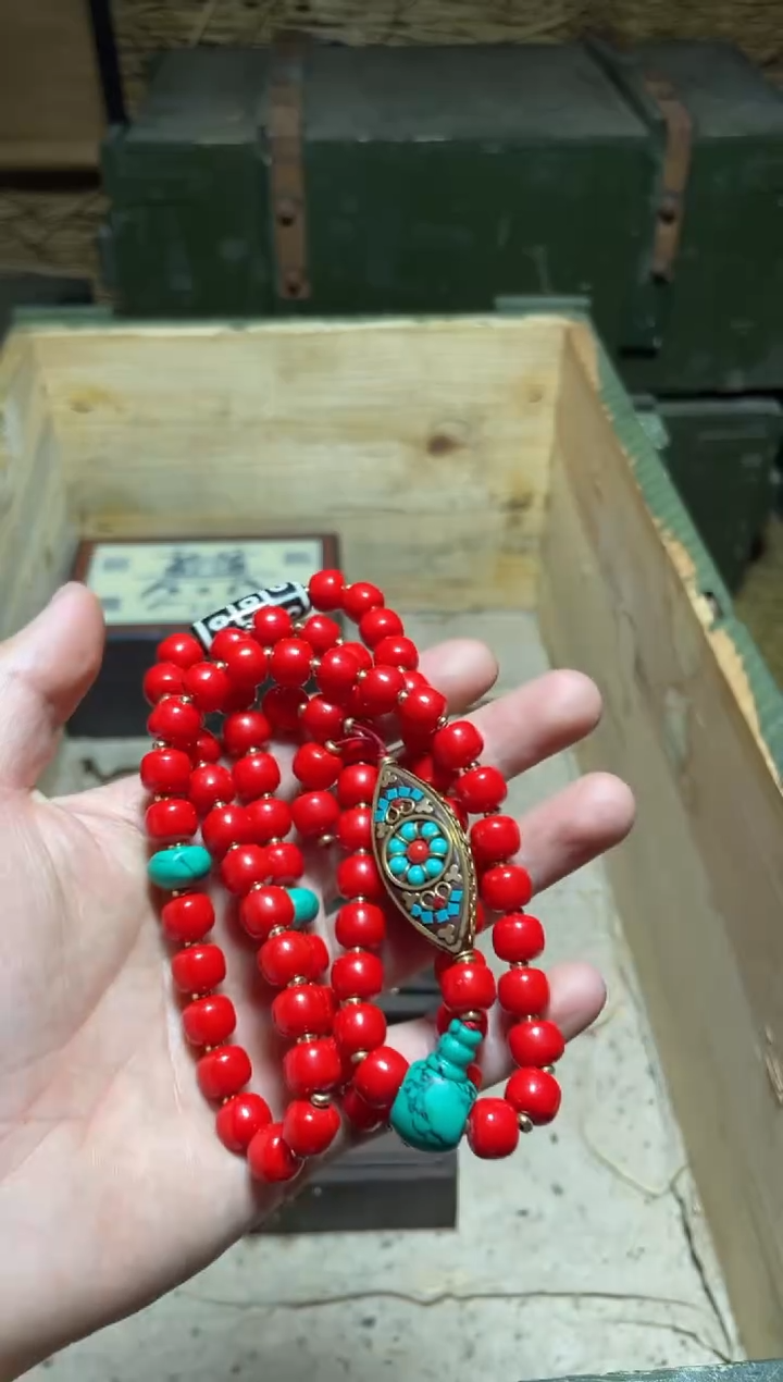 【闪购商品】红项链1件