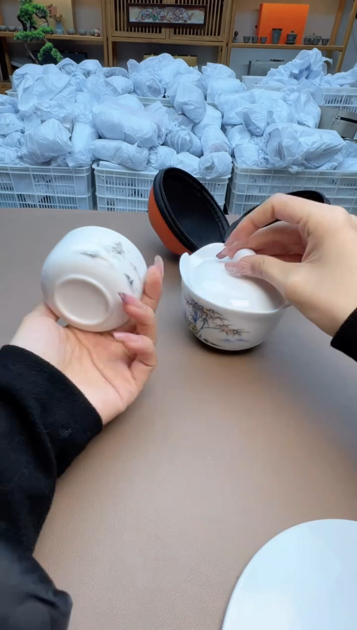 【闪购商品】摆件瓷制品S1111111111111