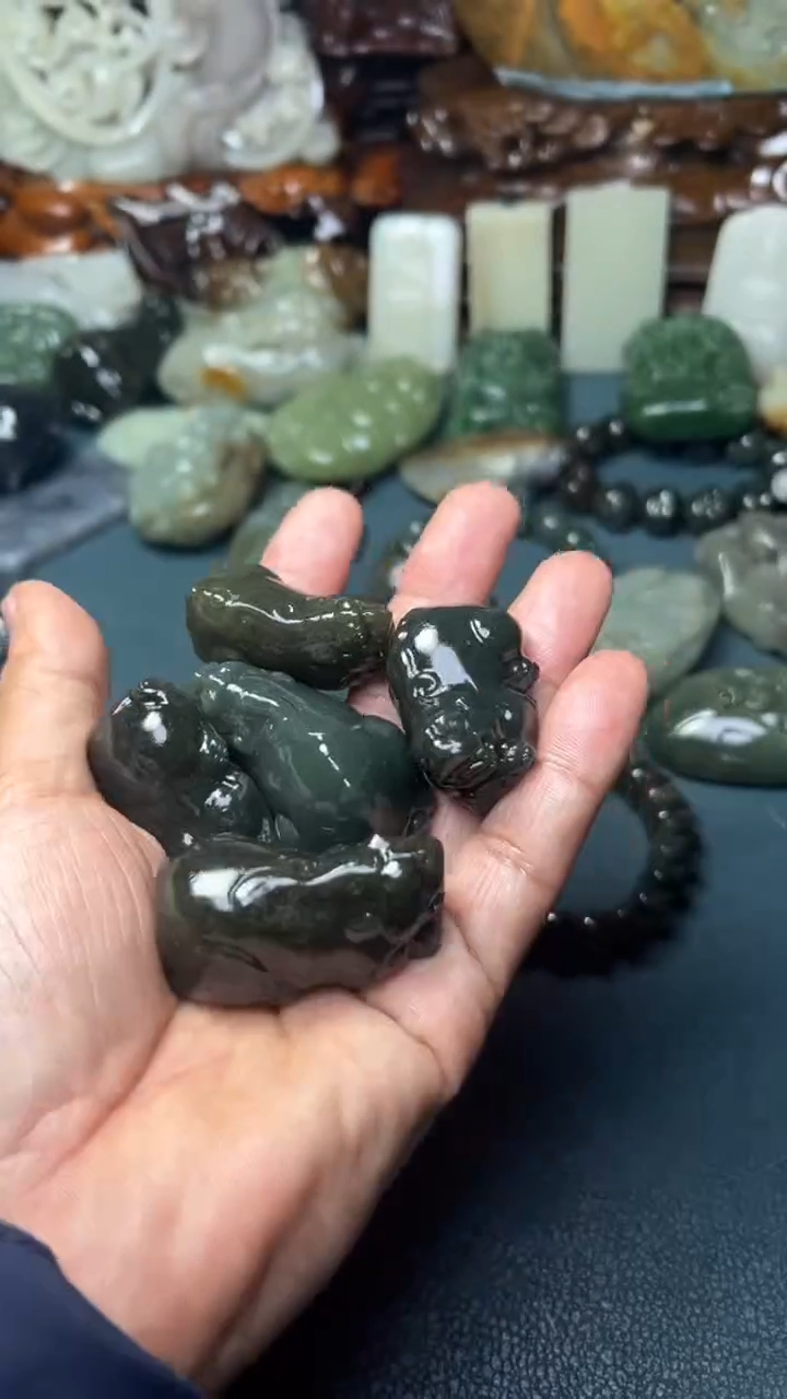 未镶嵌和田玉挂件5