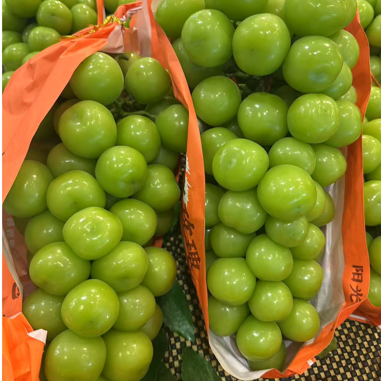  阳光玫瑰2.5斤左右1串 云南省