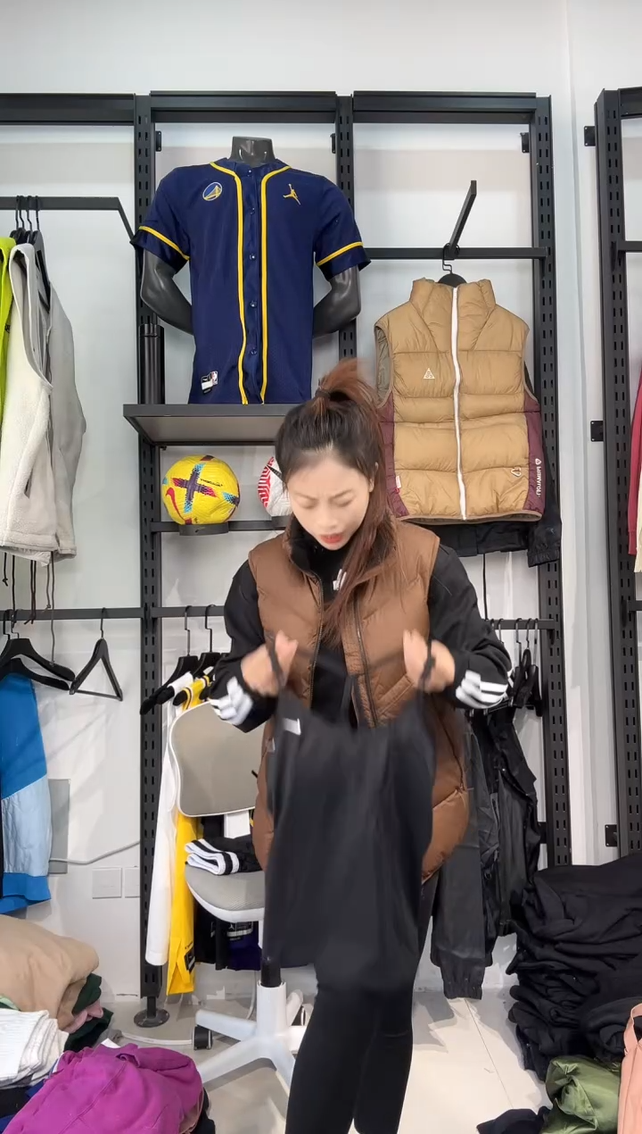 3194编码  瑕疵直播间过款为准 尺码xl   身高