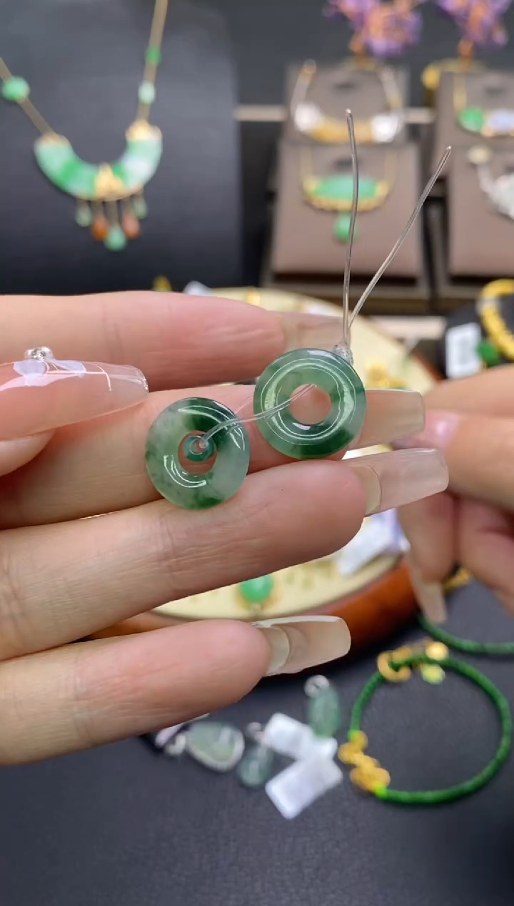 【闪购商品】翡翠颈饰未镶嵌净货13137