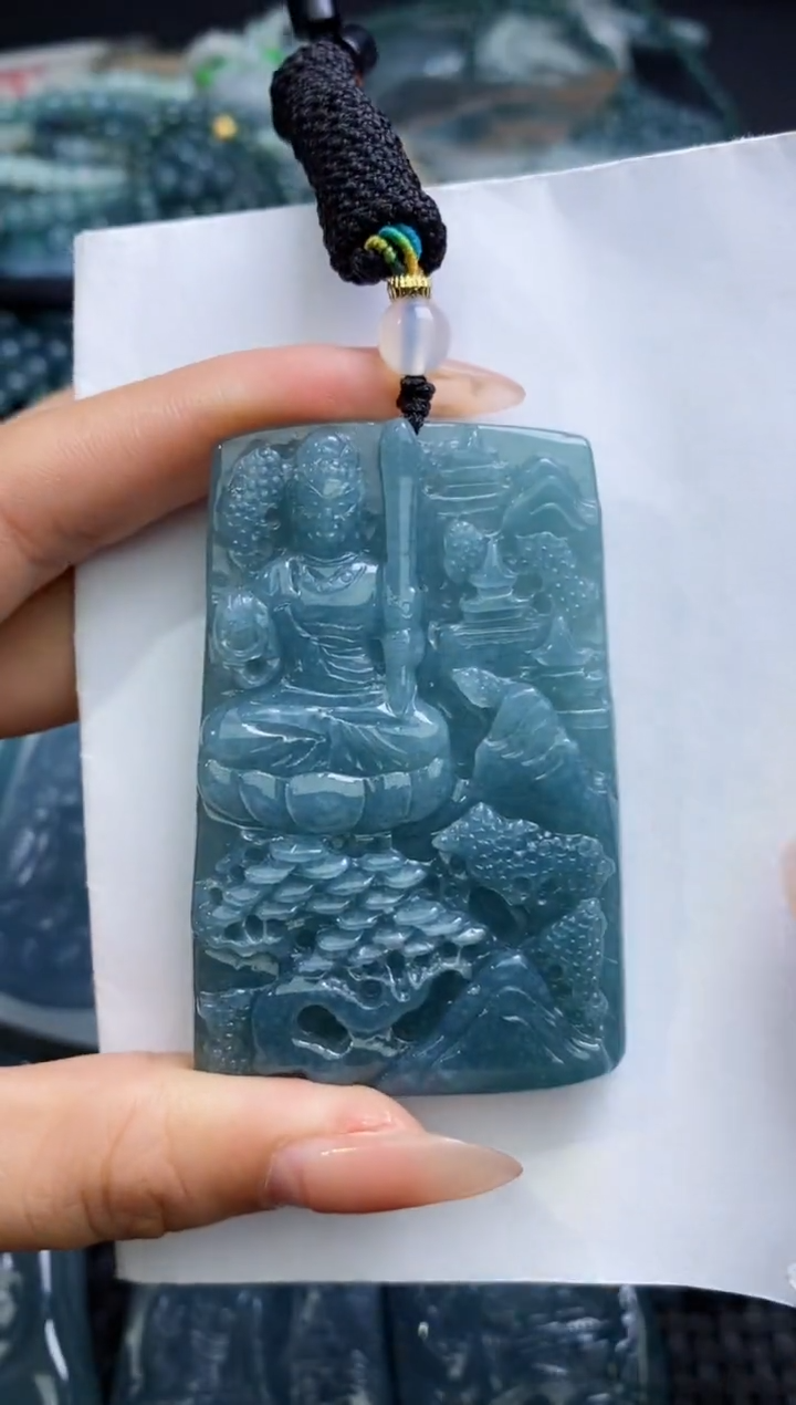 【闪购商品】翡翠颈饰未镶嵌           