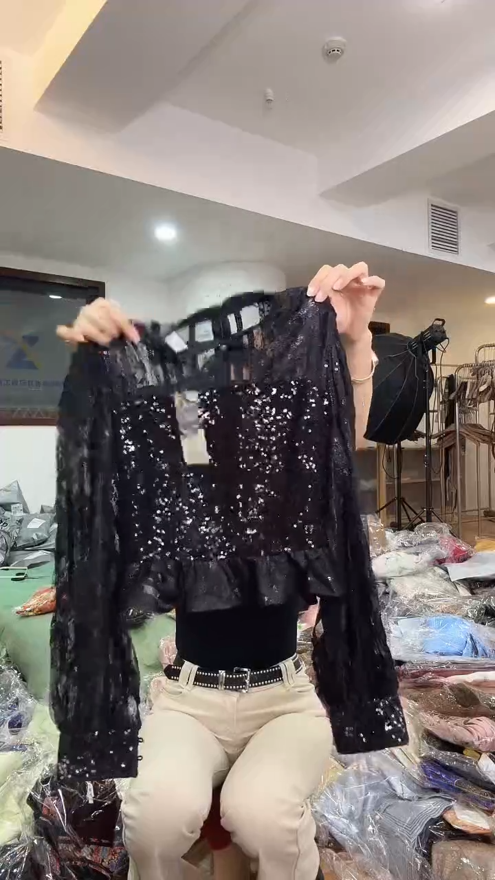 上衣       L码          110斤