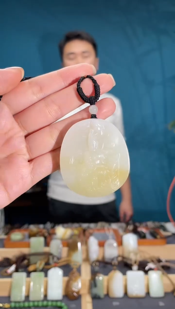 颈饰未镶嵌和田玉1