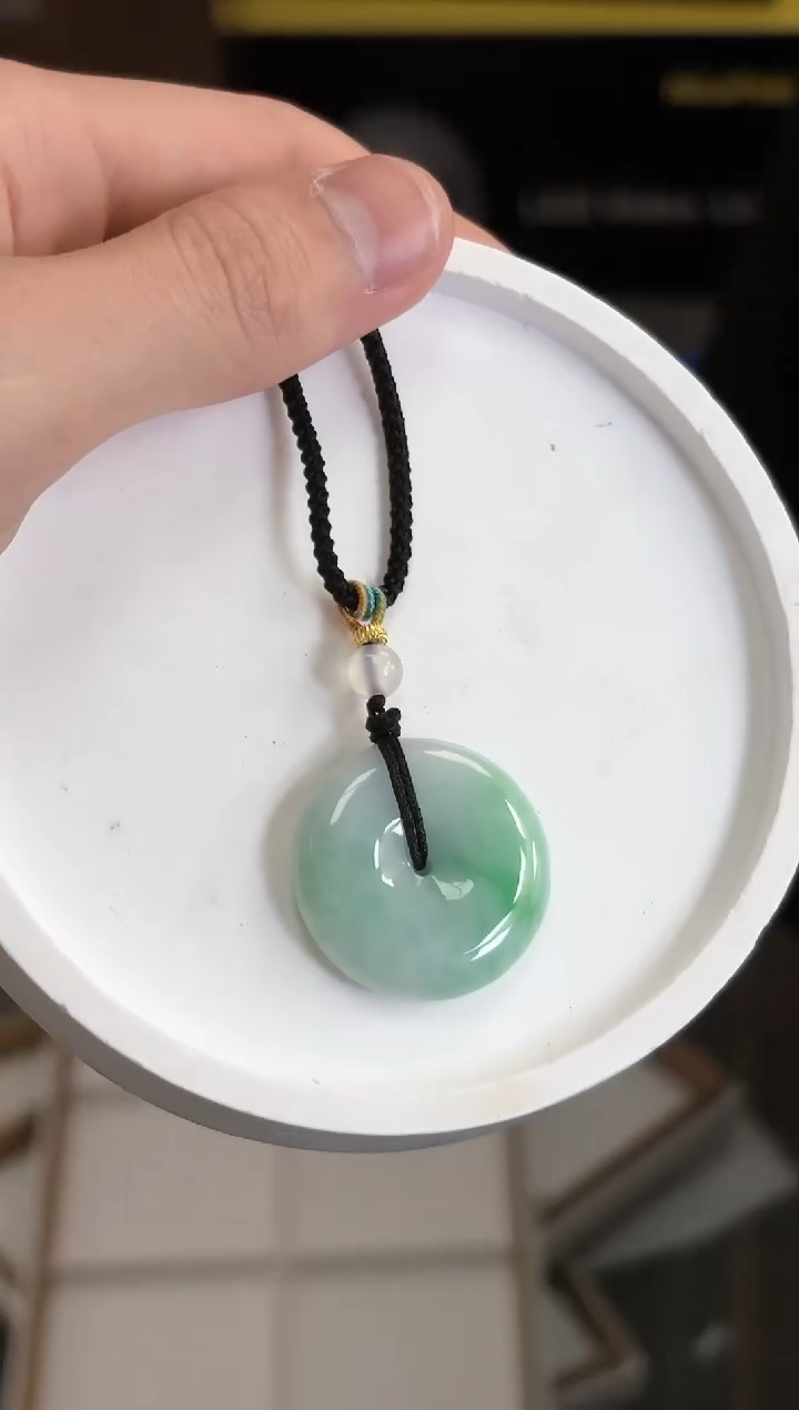 【闪购商品】翡翠颈饰未镶嵌平安扣