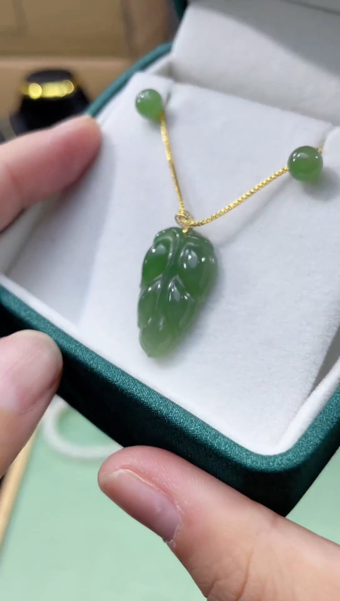 吊坠(赠链)未镶嵌和田玉和田玉大叶有成吊坠