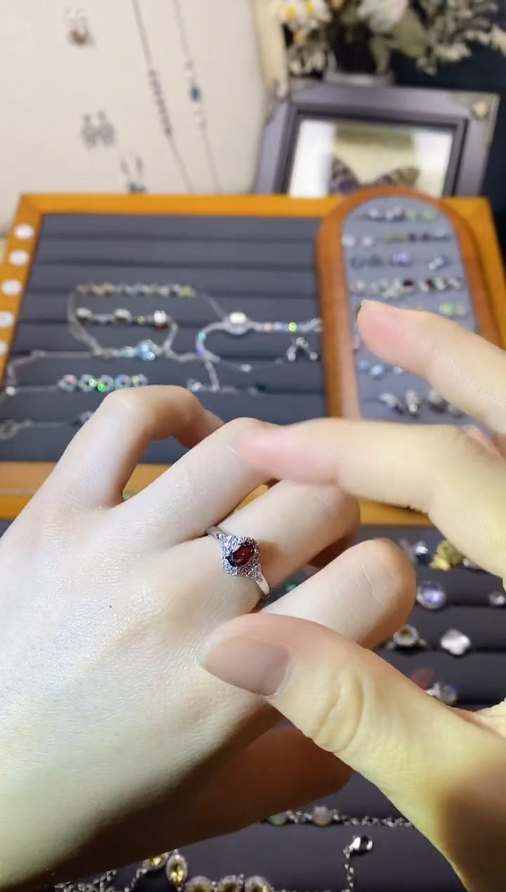 【闪购商品】水晶手链银S925镶嵌A47